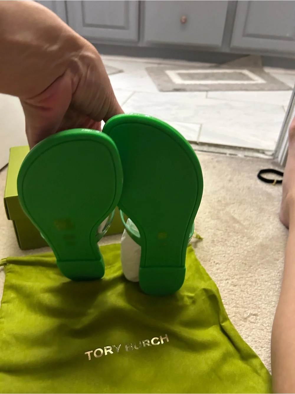 NWT TORY BURCH MILLER patent leather sandals in GORGEOUS green.
